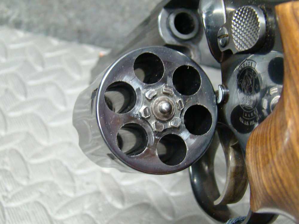 Smith & Wesson 586-2 357 mag-img-14