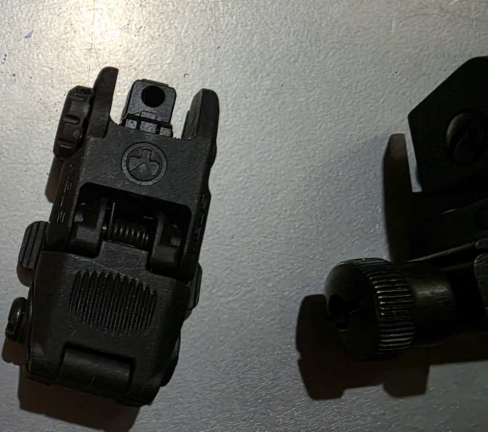 Ass. Small Parts for a Rifle; QR Mounts, Scope Mounts, Sights, ect.-img-2