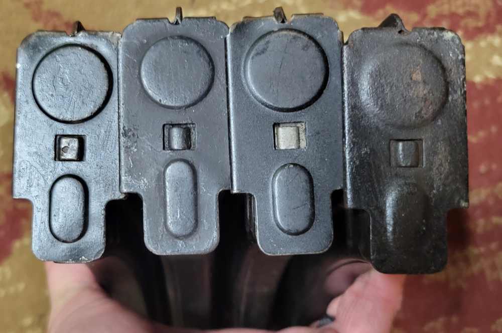 4 30rd Hungarian mags & pouch AK47 7.62x39mm surplus-img-3