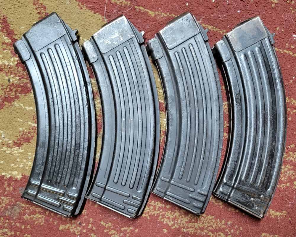 4 30rd Hungarian mags & pouch AK47 7.62x39mm surplus-img-1