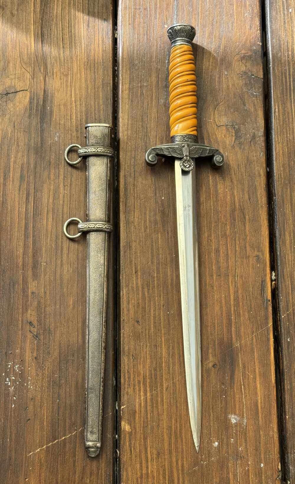 GERMAN WWII ARMY OFFICER DAGGER w/ ORIGINAL SCABBARD SIEGFRIED WAFFEN-img-0