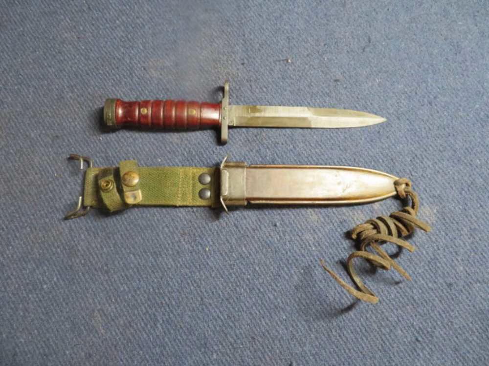 DUTCH M4 BAYONET w/ ORIGINAL SCABBARD FOR M1 CARBINE HORSTER (RARE)-img-0