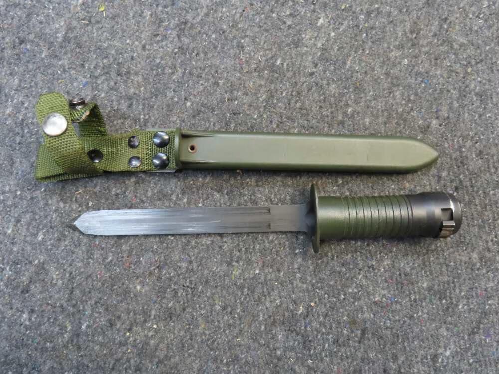 FRENCH/SWISS SIG MODEL 530/540/542 RIFLE BAYONET MANHURIN FRANCE-img-0