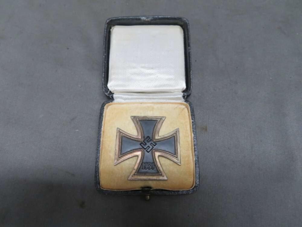 GERMAN WWII IRON CROSS 1ST CLASS W/ CASE MARKED “L/17”-img-0