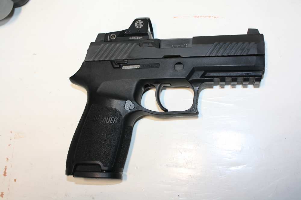 Sig Sauer P320 semi auto pistol, 9mm, with Sig Romeo 1 Red Dot Sight-img-1
