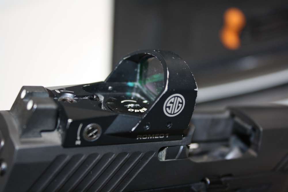 Sig Sauer P320 semi auto pistol, 9mm, with Sig Romeo 1 Red Dot Sight-img-3