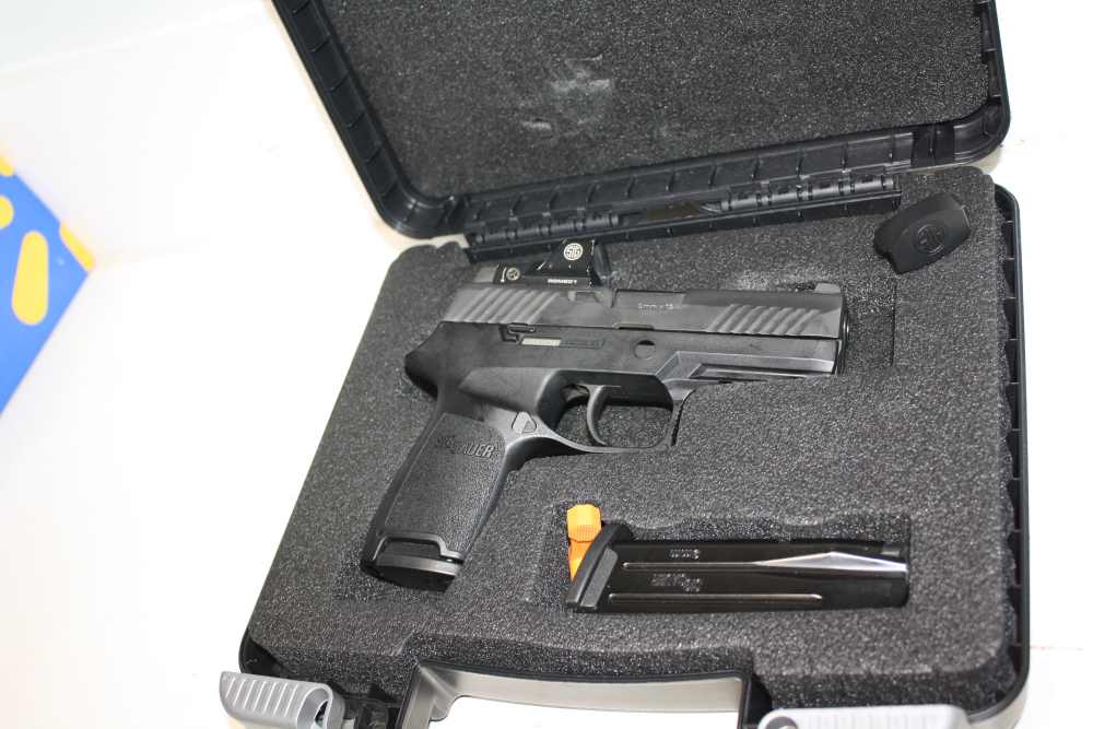 Sig Sauer P320 semi auto pistol, 9mm, with Sig Romeo 1 Red Dot Sight-img-0