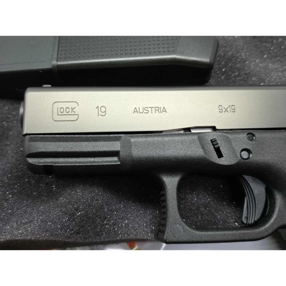 GLOCK 19 nDLC Finish-img-0