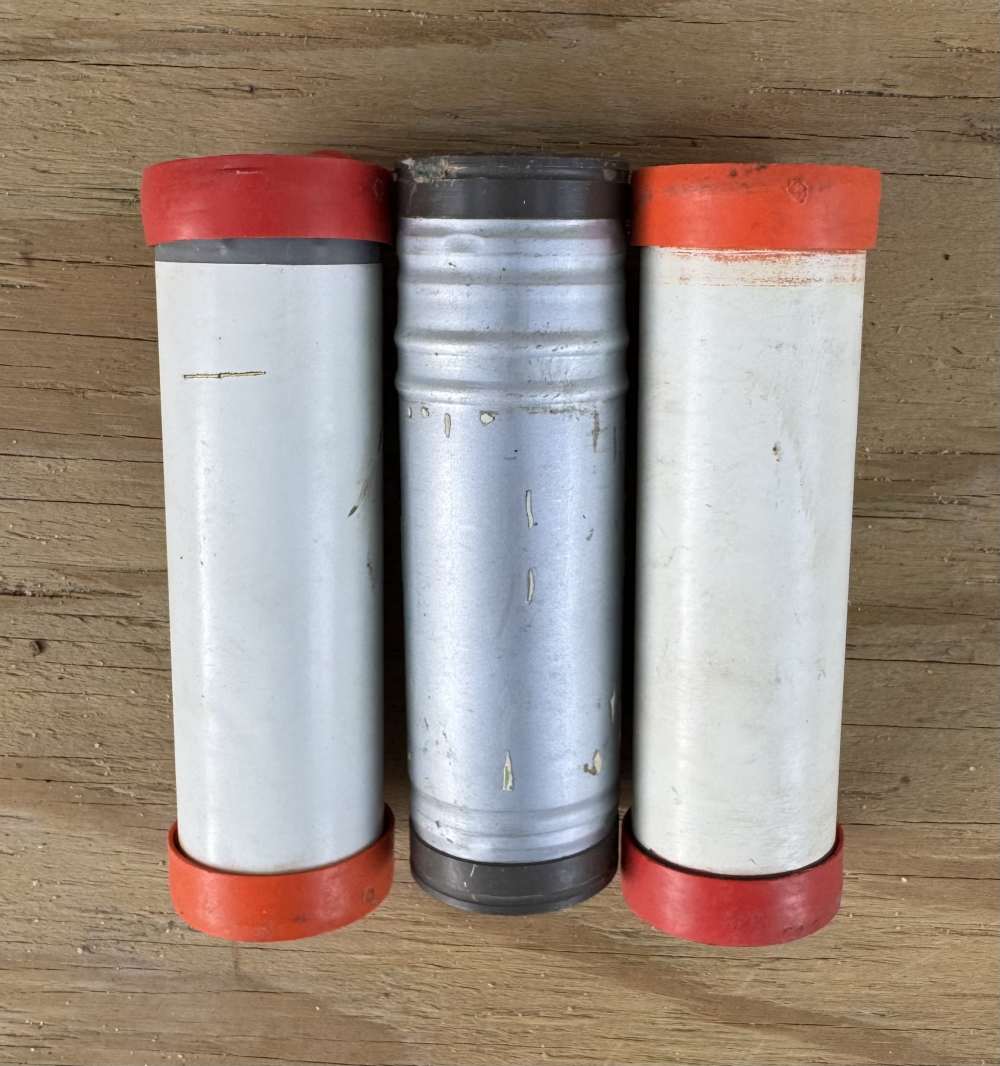 Nice US military smoke flares red and orange live 3 of them -img-0