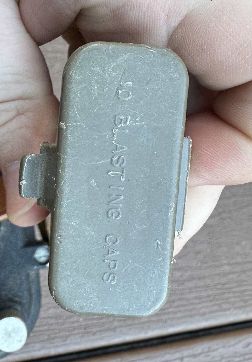 Nice US army ww2 10 cap blasting machine working condition -img-6