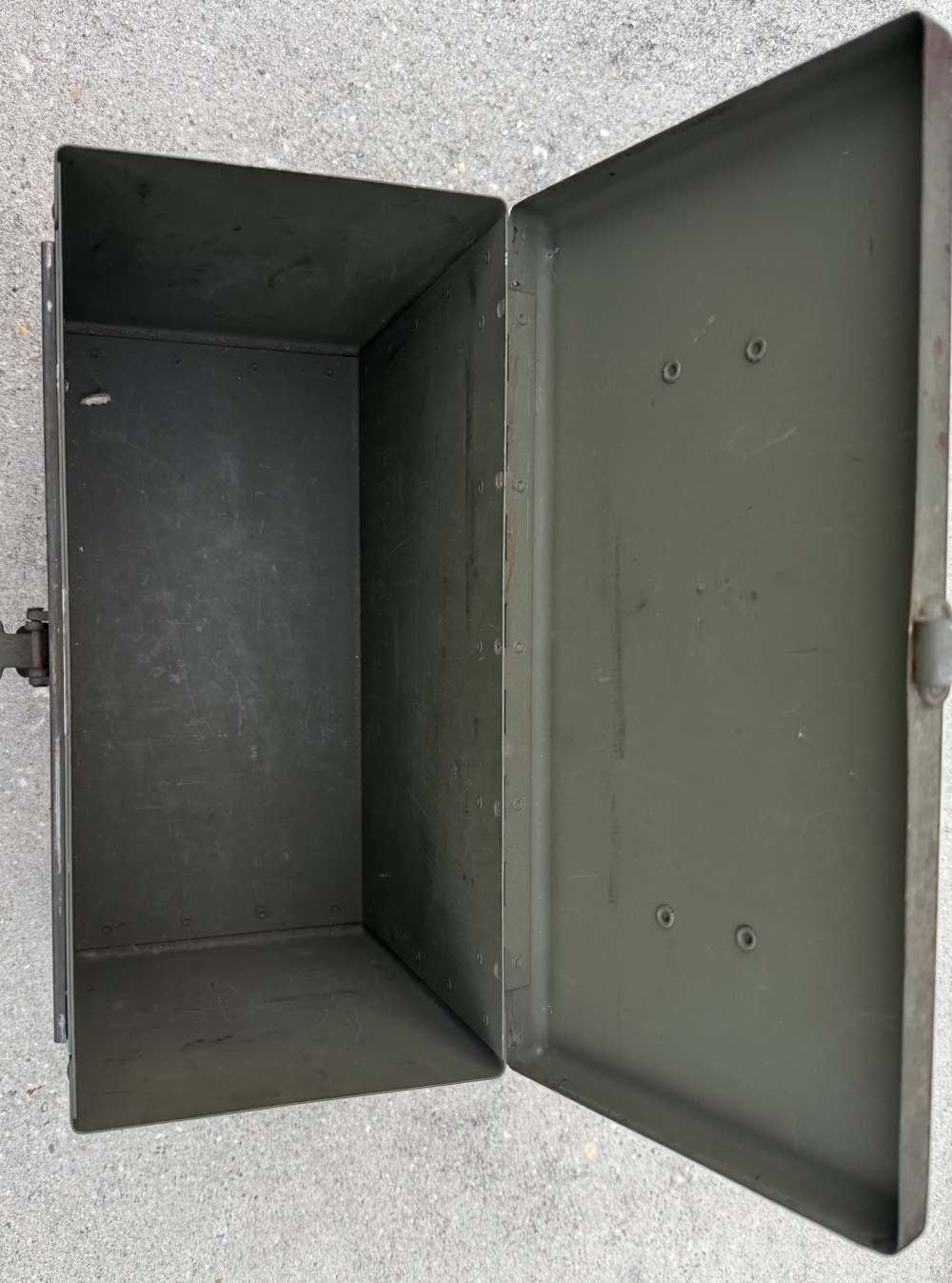 Nice original US m17 ww2 ammunition chest .50 cal -img-3