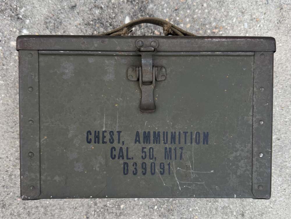 Nice original US m17 ww2 ammunition chest .50 cal -img-0