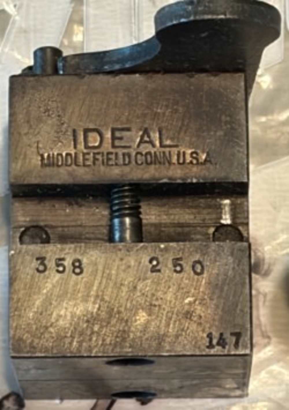 Ideal 38 Cal 358 147 gr RN Bullet Mould 2 Cavity 358250 Sizer Die Top Punch-img-2