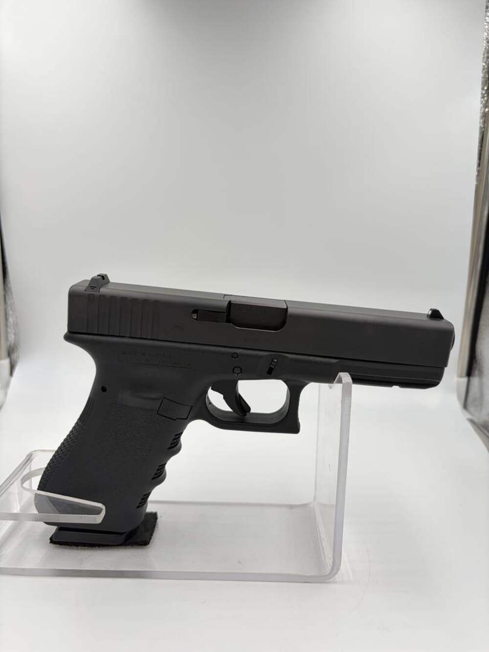 GLOCK 22 GEN 3 .40 CAL S/A PISTOL (NEW)-img-3