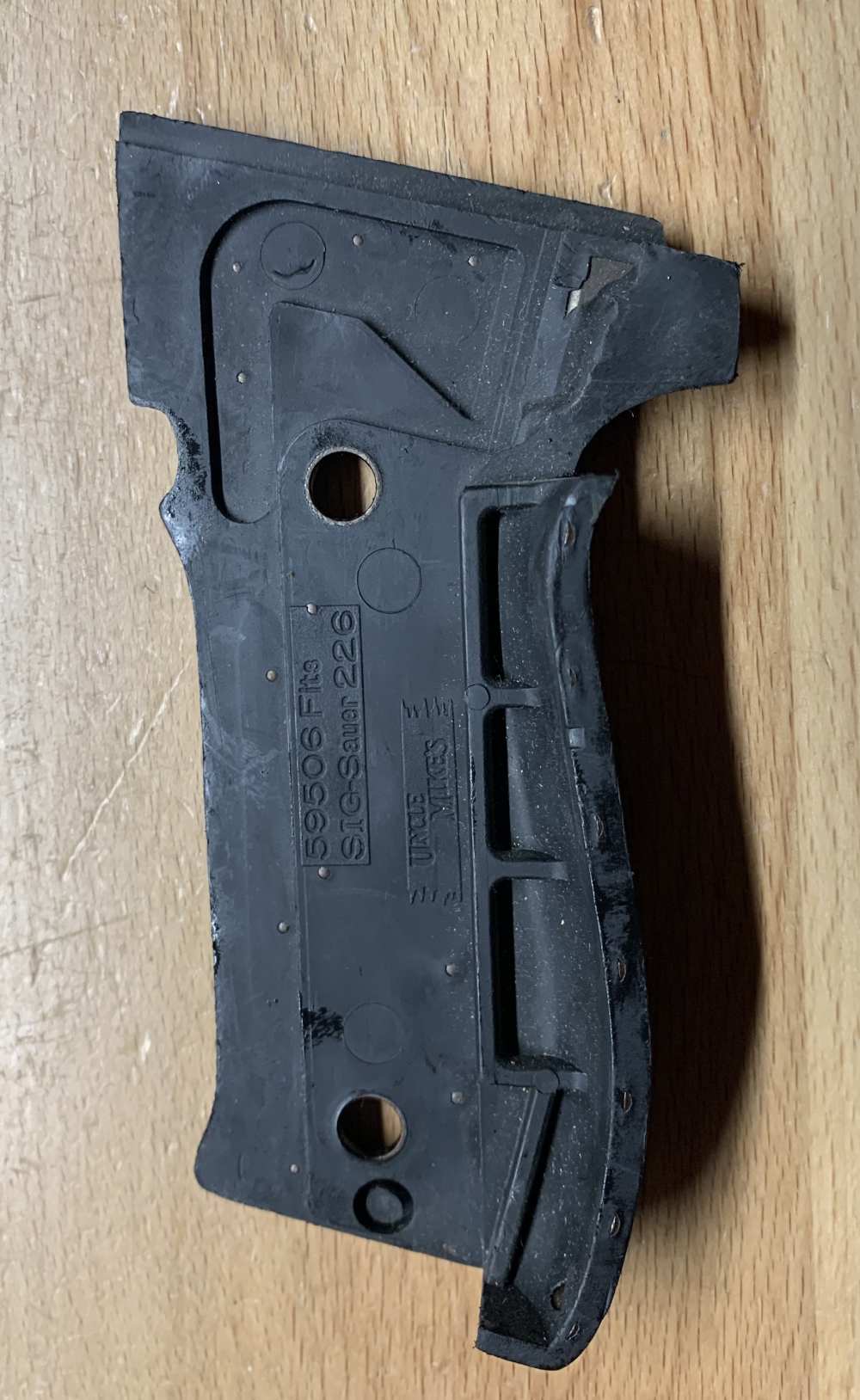 Uncle Mike’s Sig Sauer P226 9mm Right Hand Grip-img-2