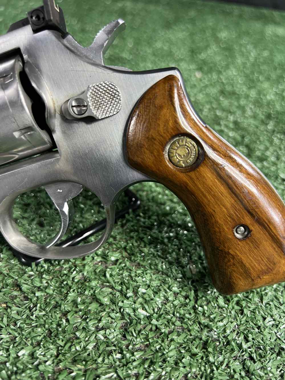 Vintage Taurus model 66 stainless steel 2.5” barrel wood grips RARE model  -img-7