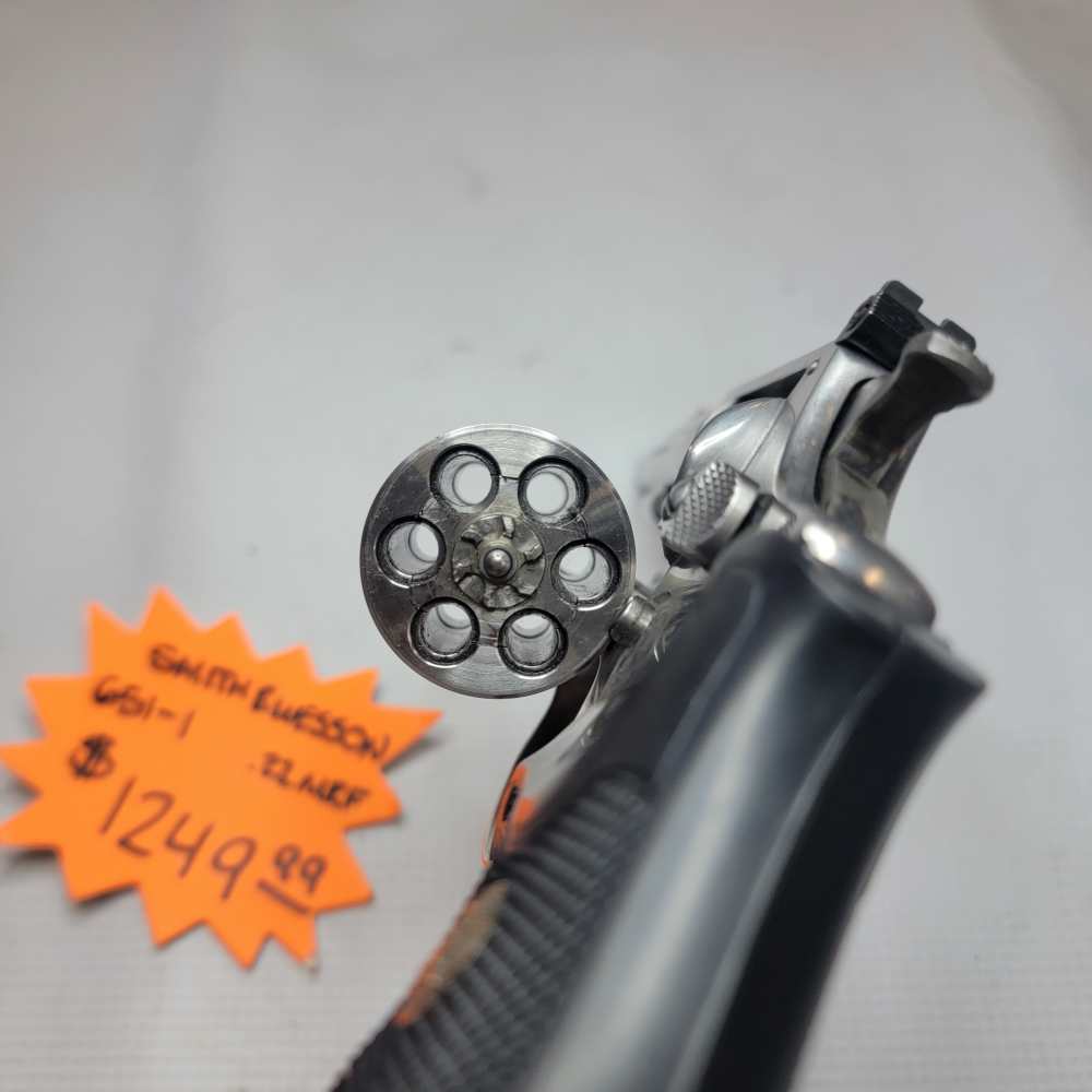 Smith & Wesson 651-1 .22 M.R.F. CTG-img-4