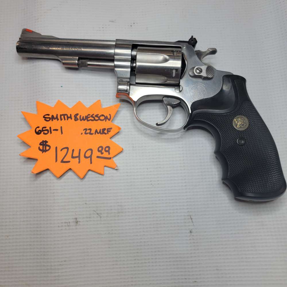 Smith & Wesson 651-1 .22 M.R.F. CTG-img-1
