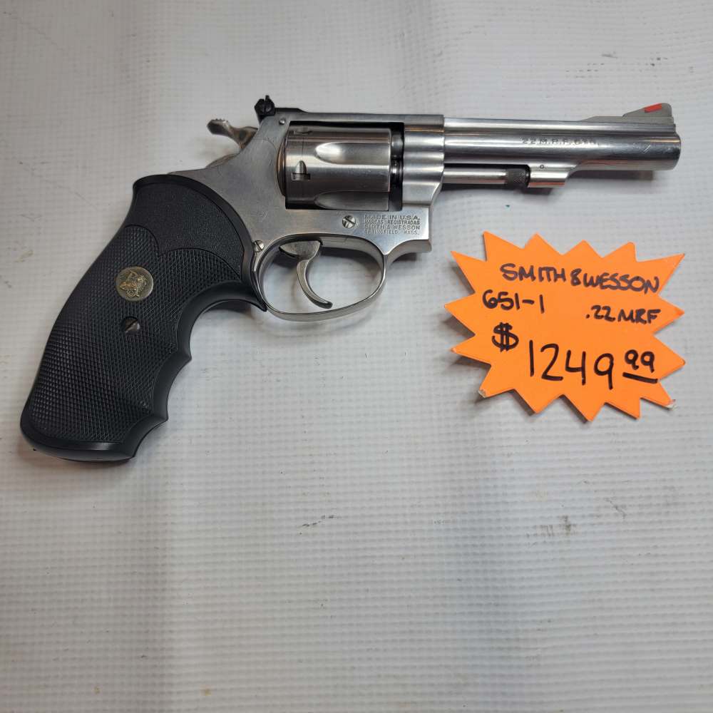 Smith & Wesson 651-1 .22 M.R.F. CTG-img-0
