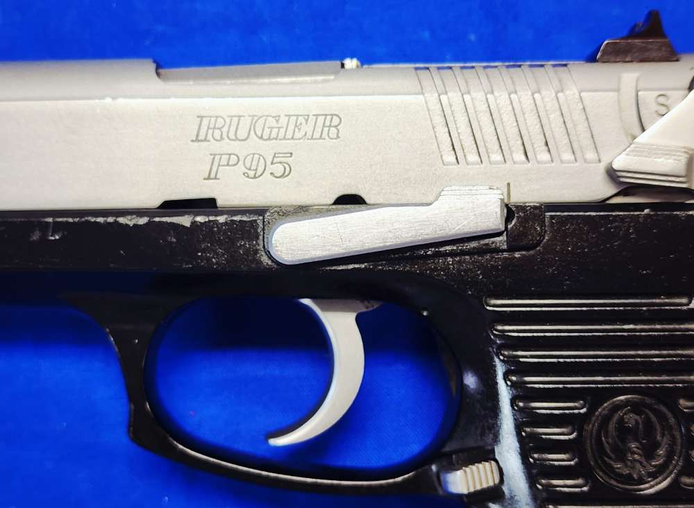 RUGER P95 9MM 3.9" STAINLESS SLIDE W/ CASE& XTRA MAG, 2005-img-9