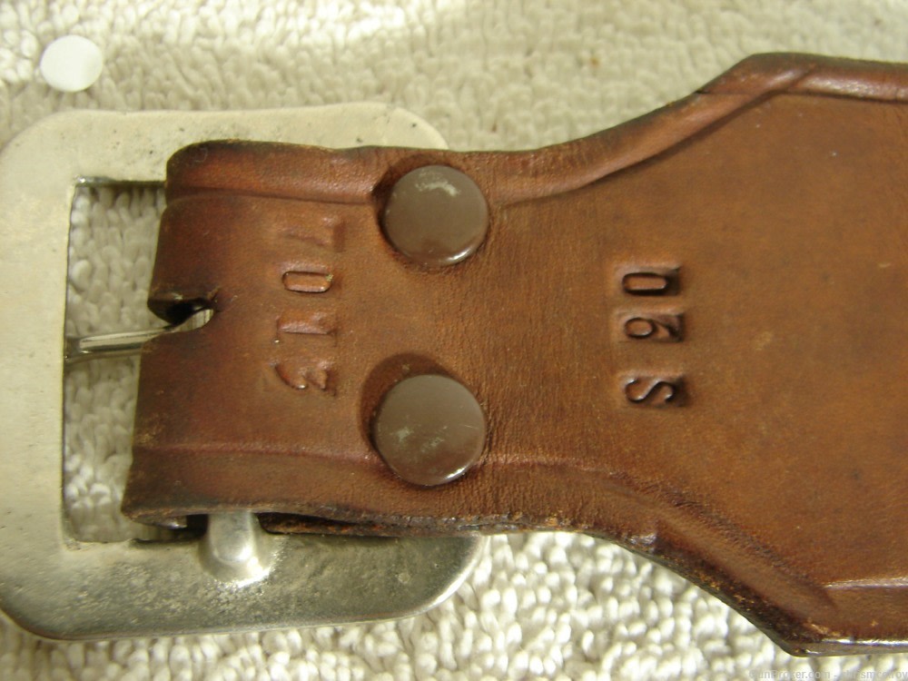 RIFLE CARTRIDGE BELT BY VIKING YOUTH OR LADIES SMALL 35" LENGTH VINTAGE -img-1