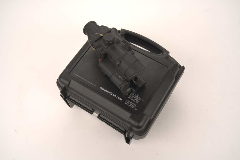 Trijicon Acog 4x32 w/TA51 Mount-img-1