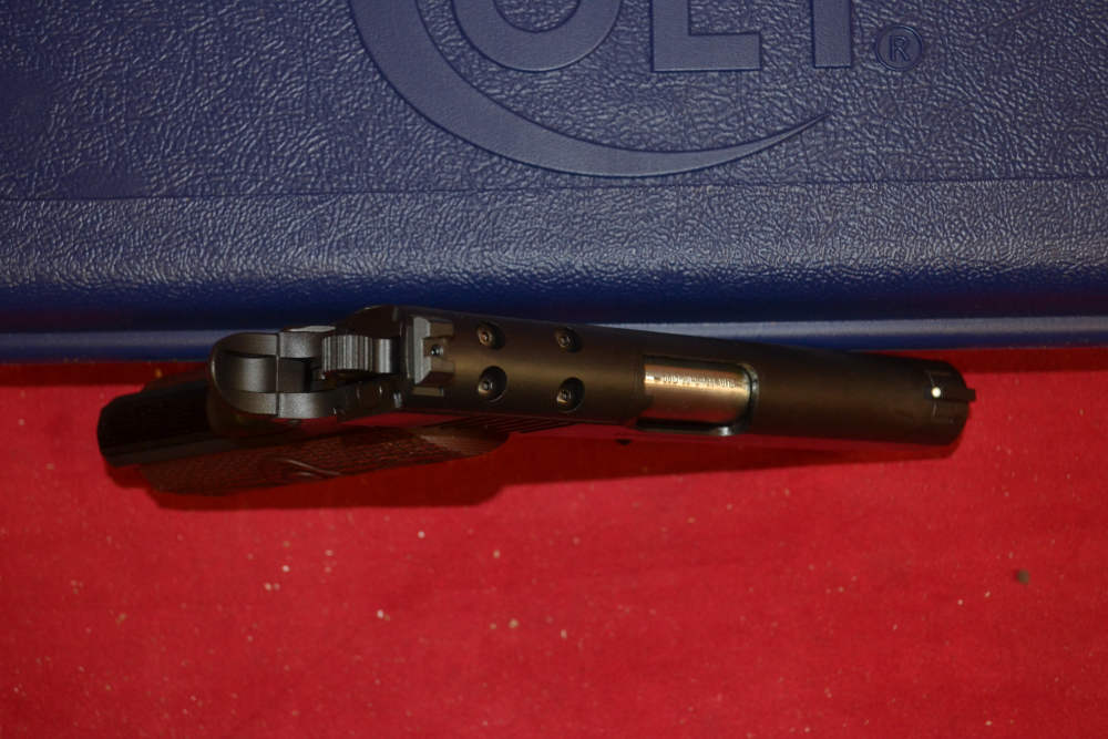 Colt Combat Commander 1911 38Super 4.25"Barrel, New Optic Ready Version.-img-6