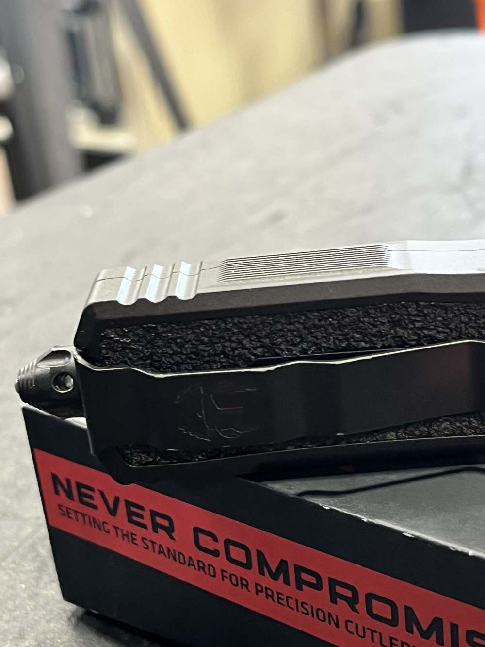 Microtech Scarab II S/E Gen III OTF w/ Box, Papers, Etc -img-11