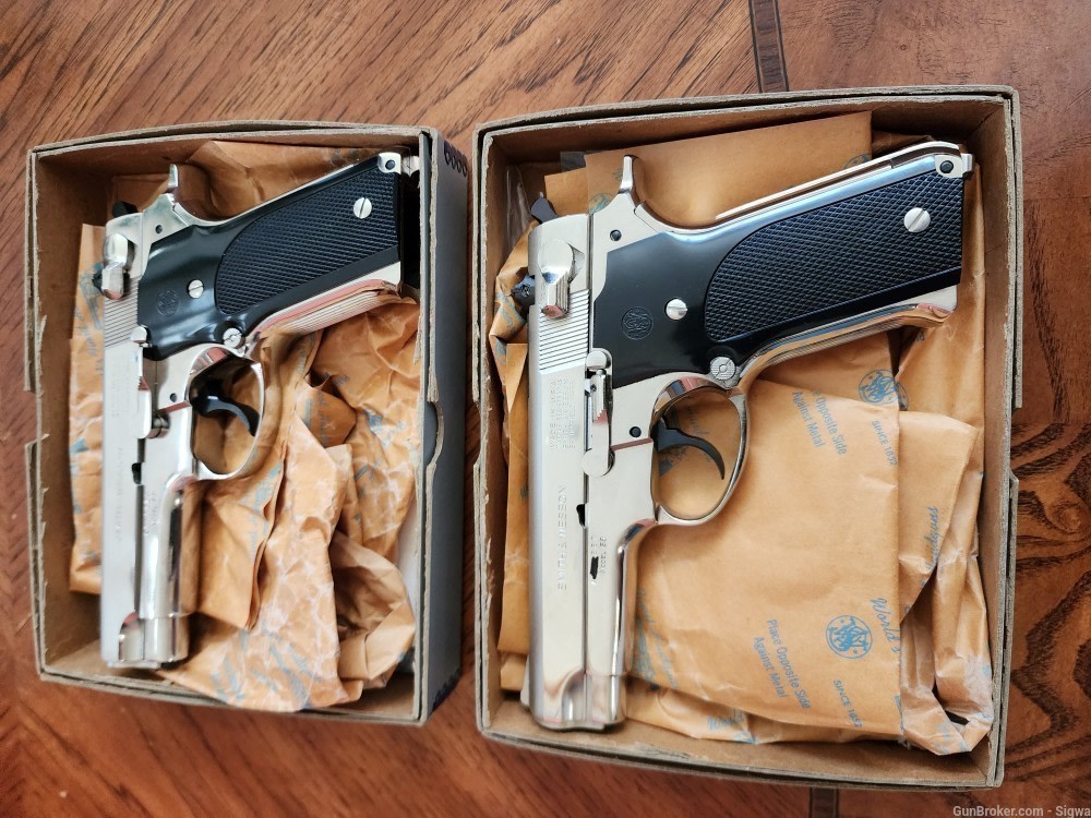 Smith & Wesson Model 59 Consecutive Pair LNIB-img-0