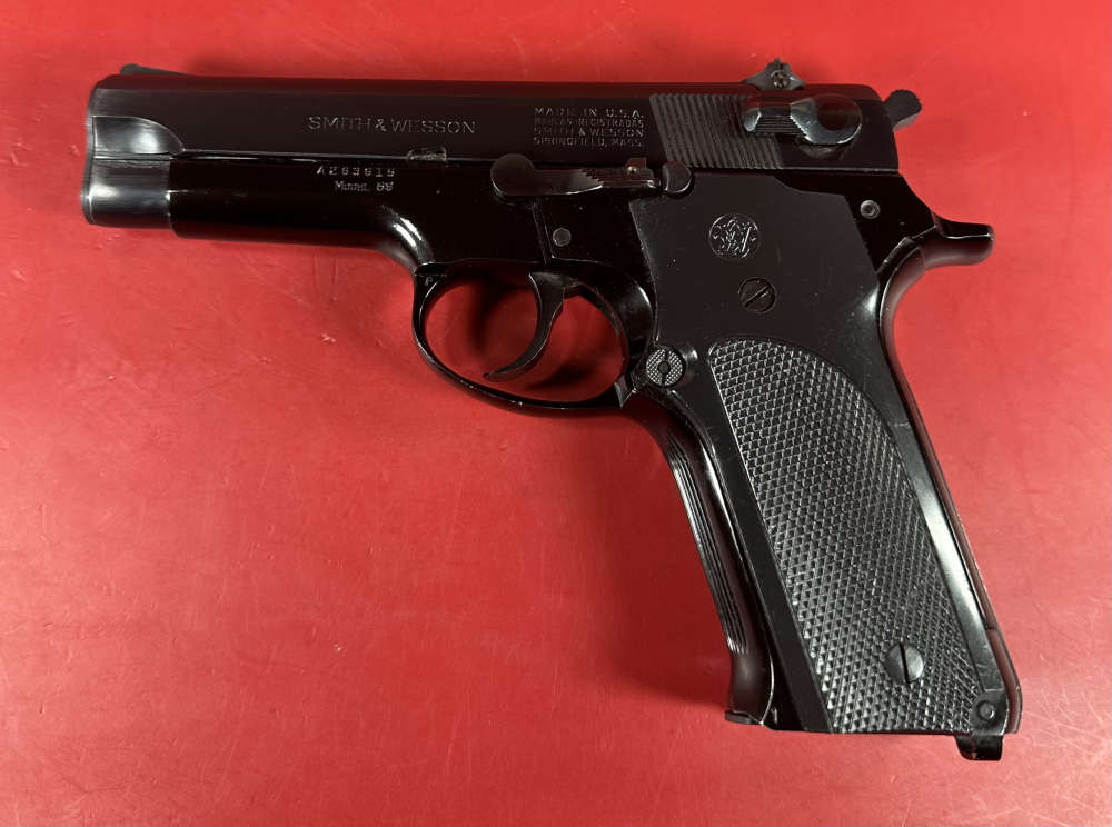 Smith & Wesson S&W Model 59 9mm. 2 15 rd mags, Box Tools Papers. Excellent-img-10