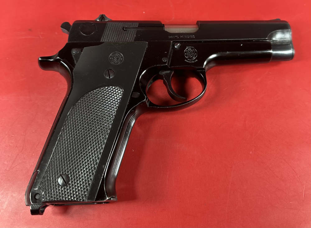 Smith & Wesson S&W Model 59 9mm. 2 15 rd mags, Box Tools Papers. Excellent-img-11