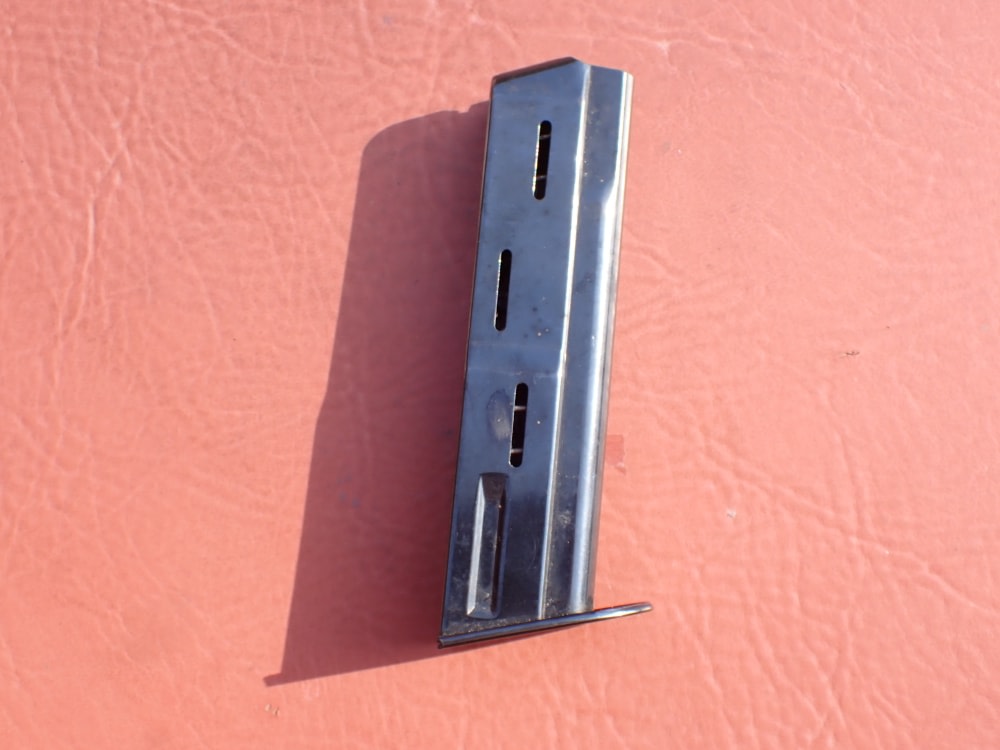 HK VP70 HECKLER & KOCH FACTORY 9MM ORIGINAL 18 ROUND MAGAZINE-img-0