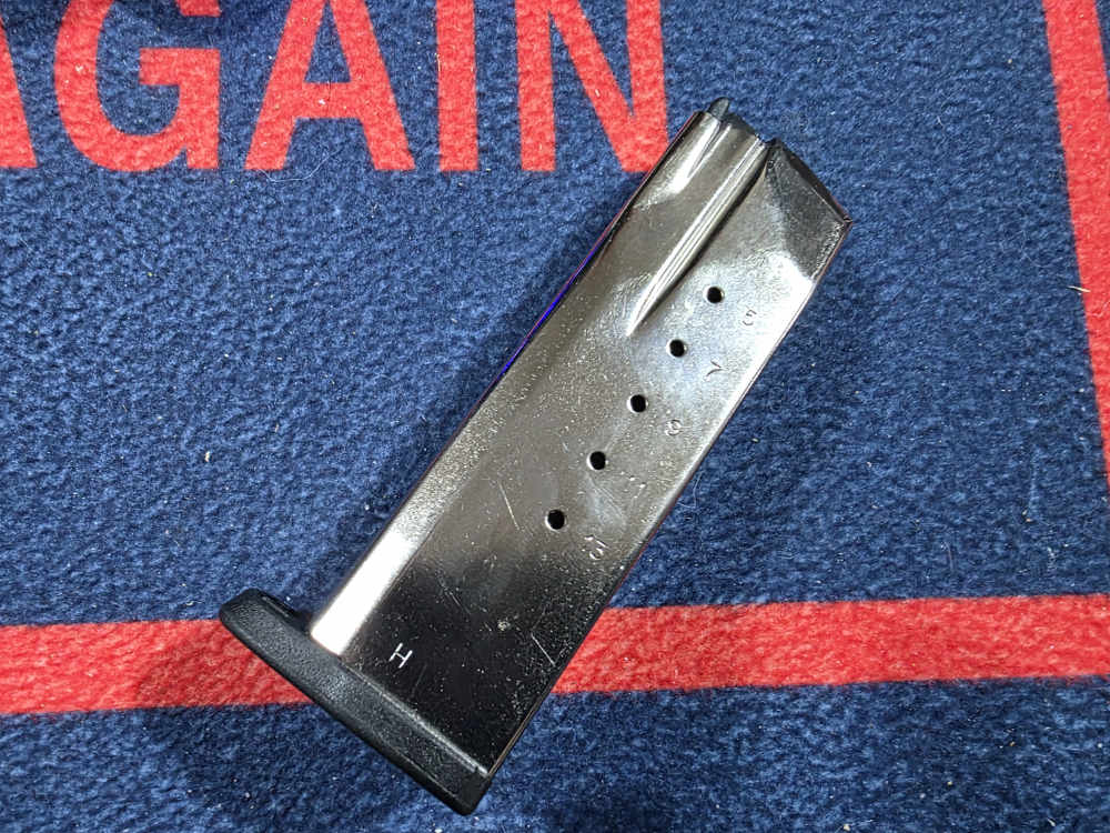 S&W SD40 14 Round Magazine  *EXLNT* -img-1