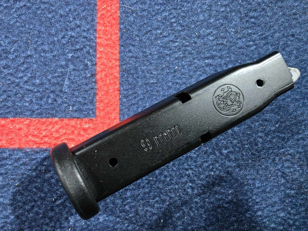 S&W M&P 9C Compact Factory 12 Rd 9mm Magazine *EXLNT* -img-2