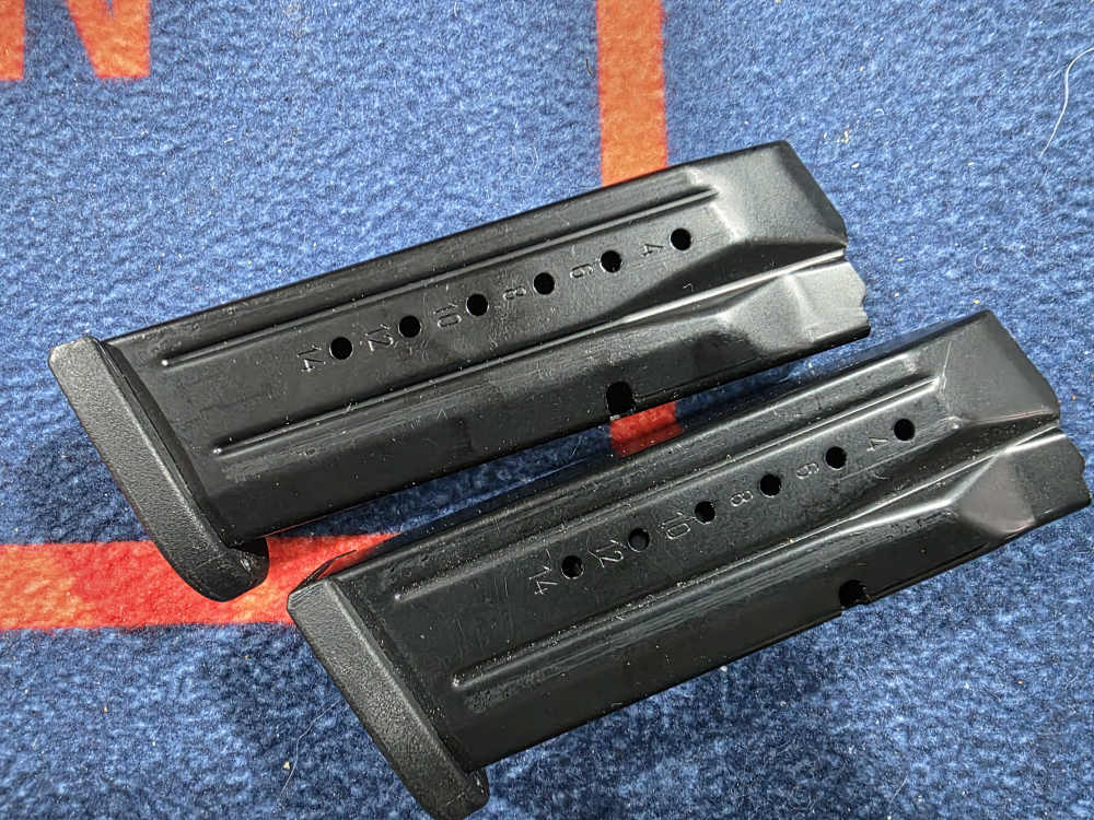 2 (Two) S&W M&P Factory 15 Rd 9mm Magazines *EXLNT* -img-2