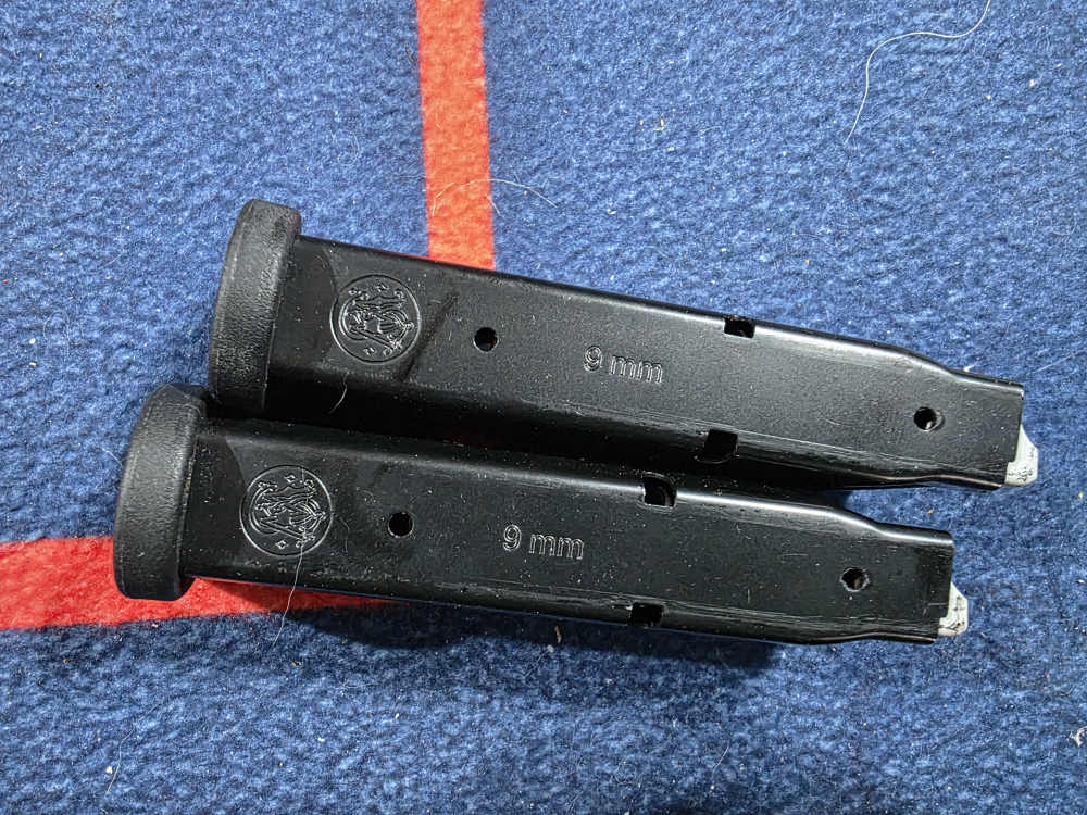 2 (Two) S&W M&P Factory 15 Rd 9mm Magazines *EXLNT* -img-0