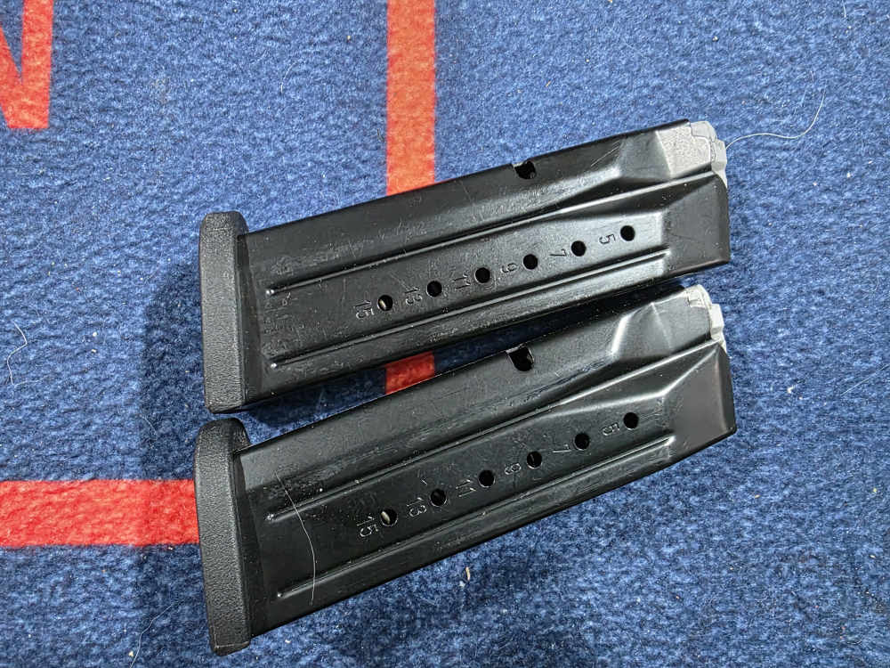 2 (Two) S&W M&P Factory 15 Rd 9mm Magazines *EXLNT* -img-1