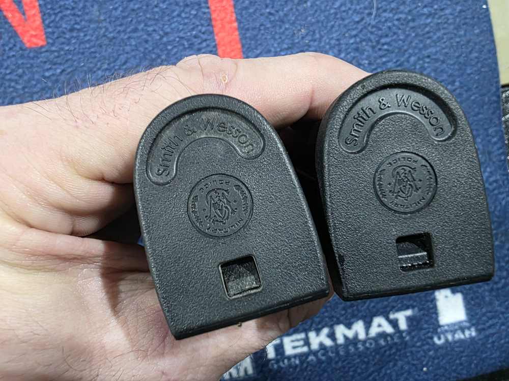 2 (Two) S&W M&P Factory 15 Rd 9mm Magazines *EXLNT* -img-3