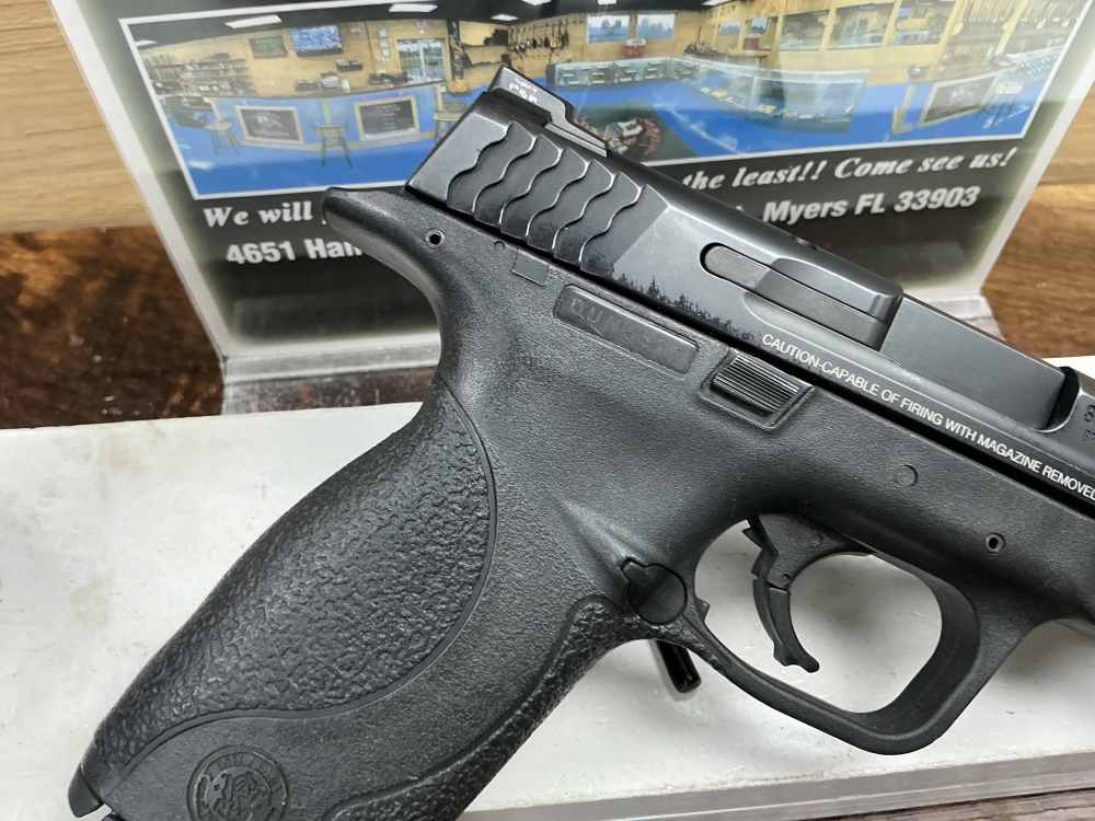 SMITH AND WESSON M&P .45 ACP 11/81 TOWN OF WESTPORT POLICE LAYAWAY 2 MAGS -img-8