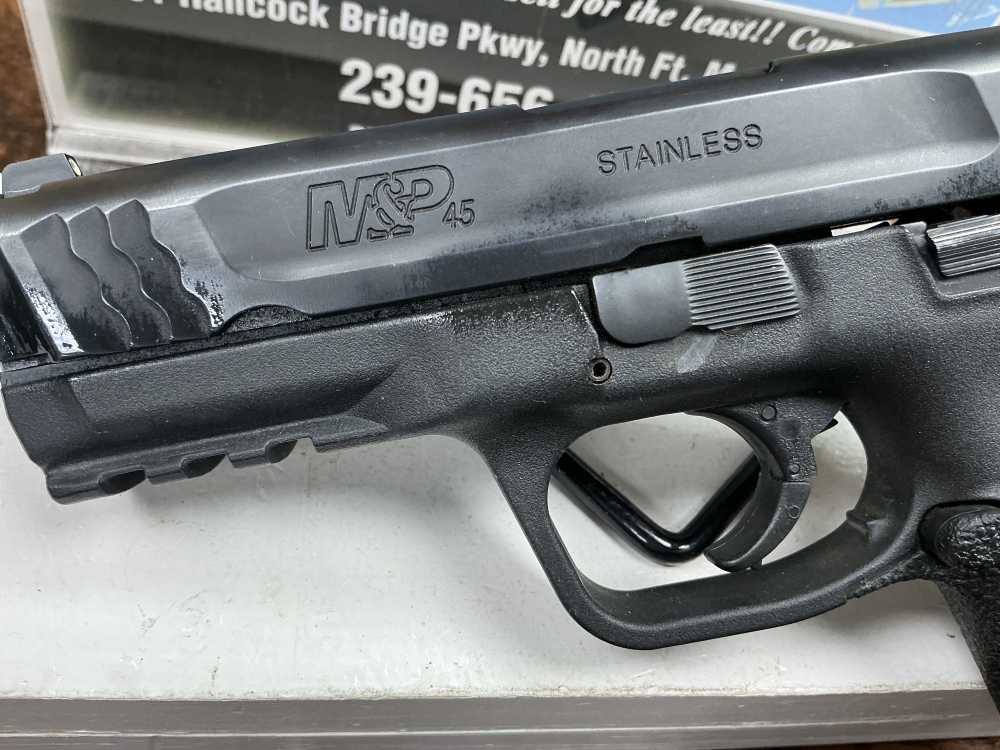 SMITH AND WESSON M&P .45 ACP 11/81 TOWN OF WESTPORT POLICE LAYAWAY 2 MAGS -img-2