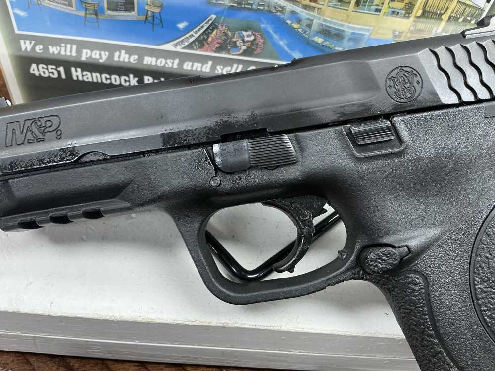 SMITH AND WESSON M&P 9 2 MAGS EXCELLENT CONDITION 9MM LAYAWAY AVAILABLE 10%-img-2