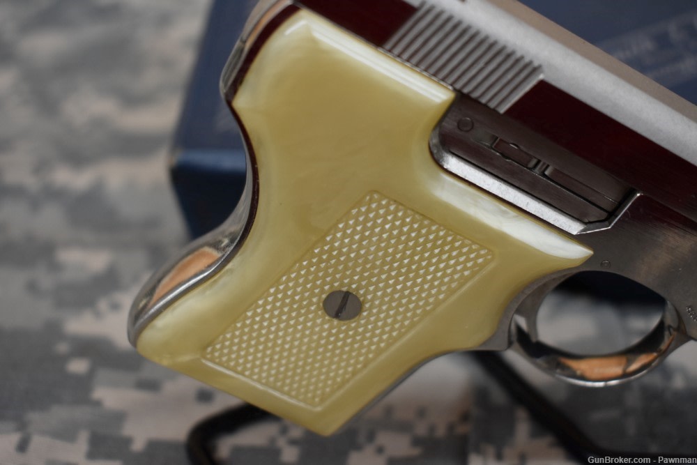 Smith & Wesson model 61-2 in .22 Long Rifle -img-4