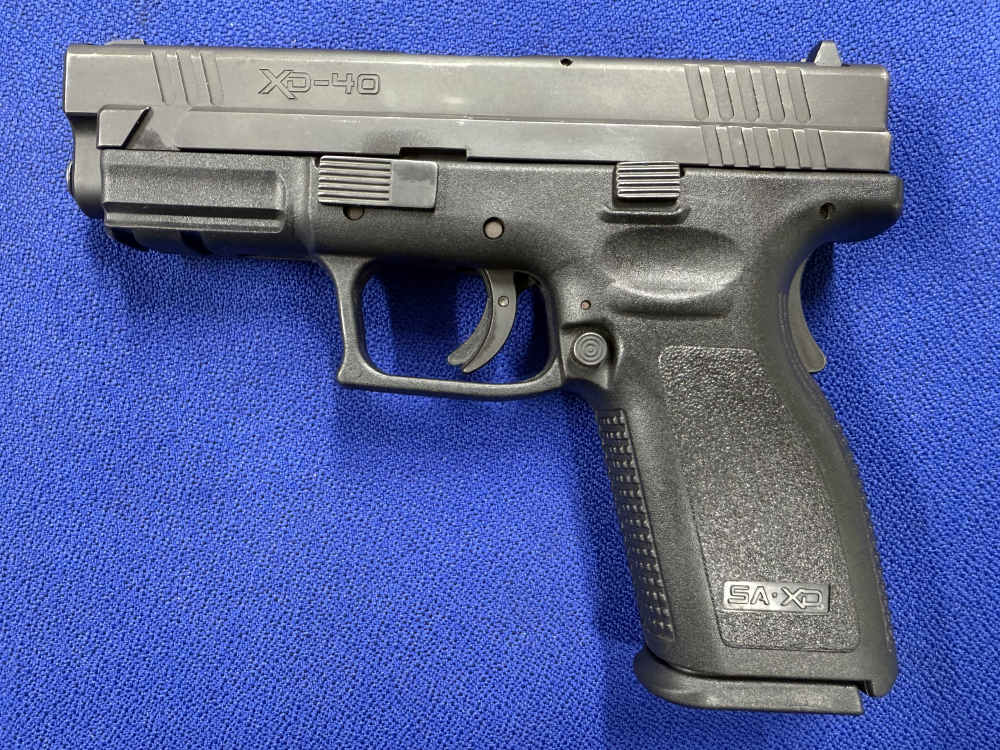 Springfield XD-40, chambered in .40 S&W-img-1