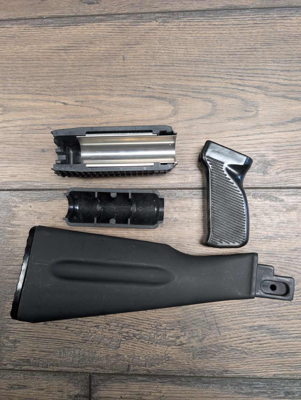 AK -47 Arsenal US Ribbed Handguard Set, Buttstock, Pistol Grip -img-1