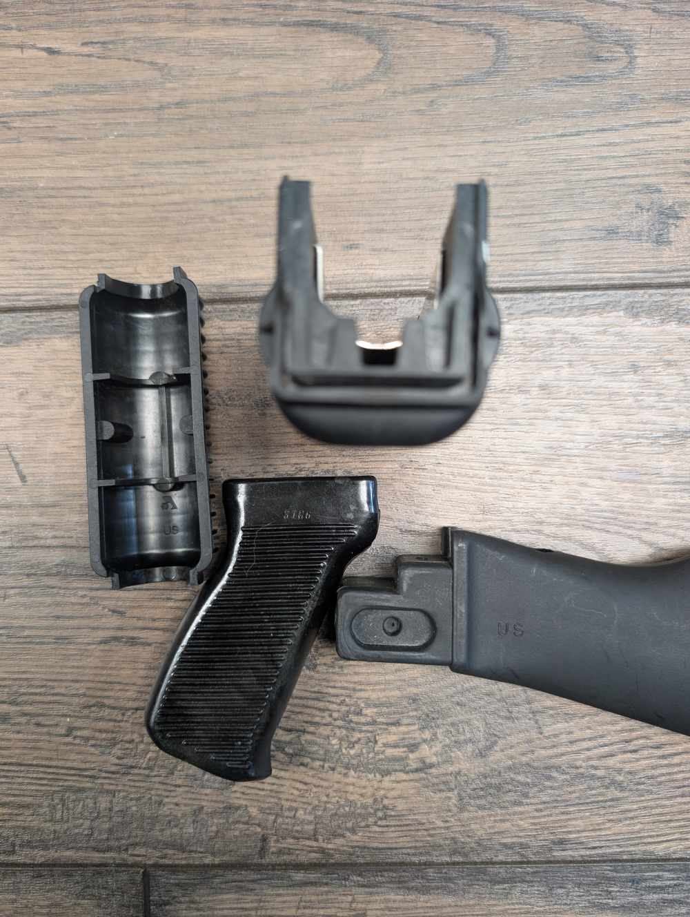 AK -47 Arsenal US Ribbed Handguard Set, Buttstock, Pistol Grip -img-2