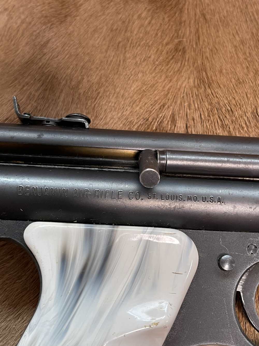 Air Pistol Benjamin 422 22 cal  -img-1