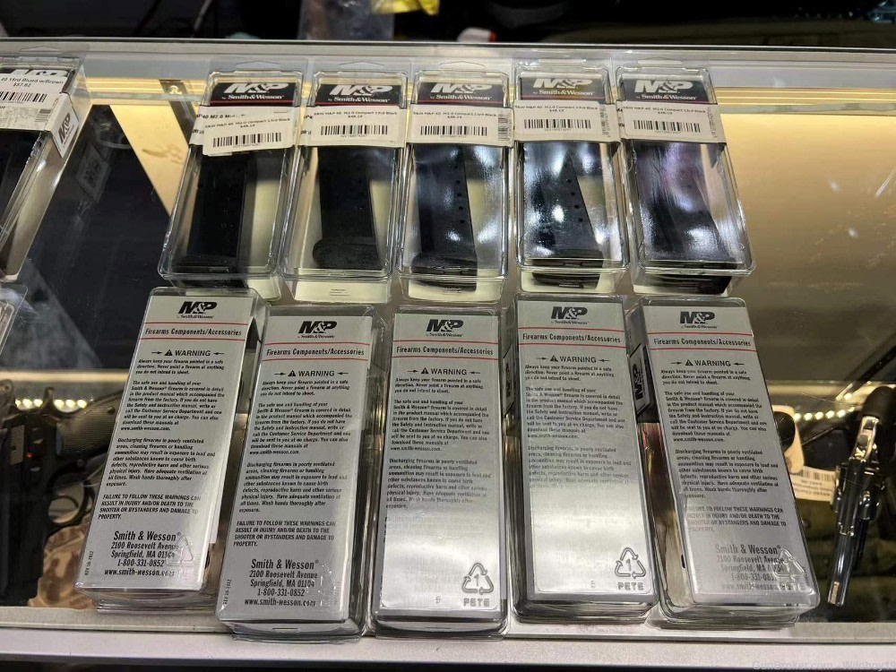 Smith & Wesson 3014411 OEM Black Detachable 13rd 9mm M&P Shield Plus-img-0