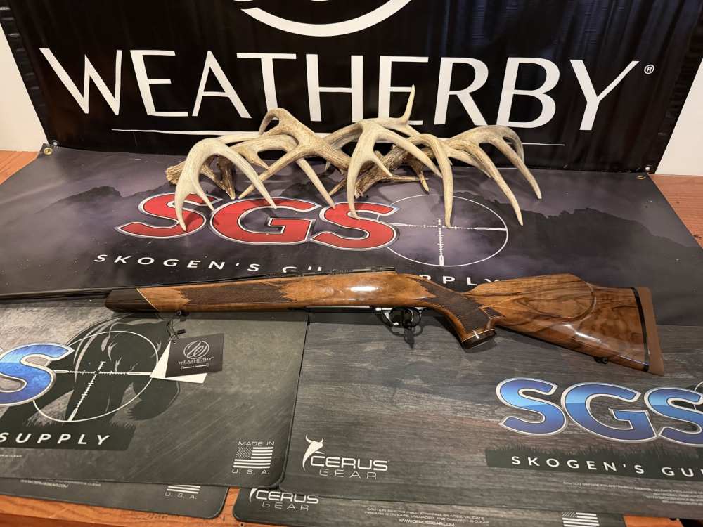 Weatherby Mark V Deluxe 7mm Wby Mag Serial # WY224924-img-1