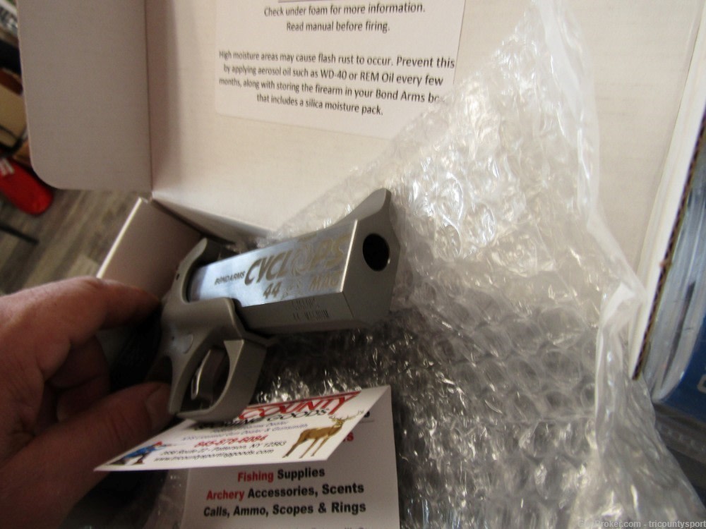 Bond Arms BACY Cyclops Big Bore 44 Mag 1rd, 4.25" Matte Stainless Steel -img-4