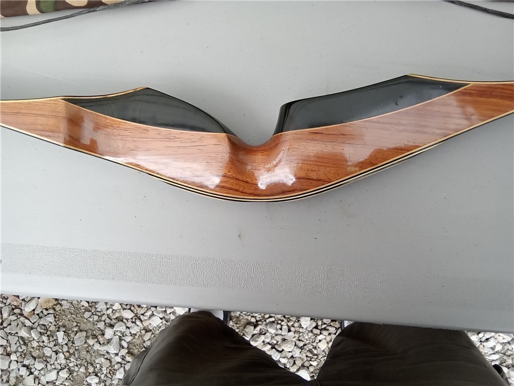 Wing Chaparrel 43# wooden recurve bow, deerskin quiver, 24 hunting arrows-img-8